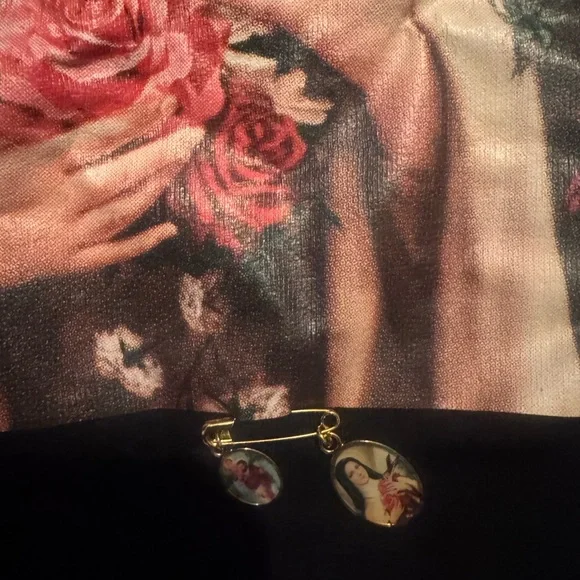 Christopher Kane Saint Teresa Virgin Mary Black Cropped Sweater Size XS Pins - Picture 8 of 16